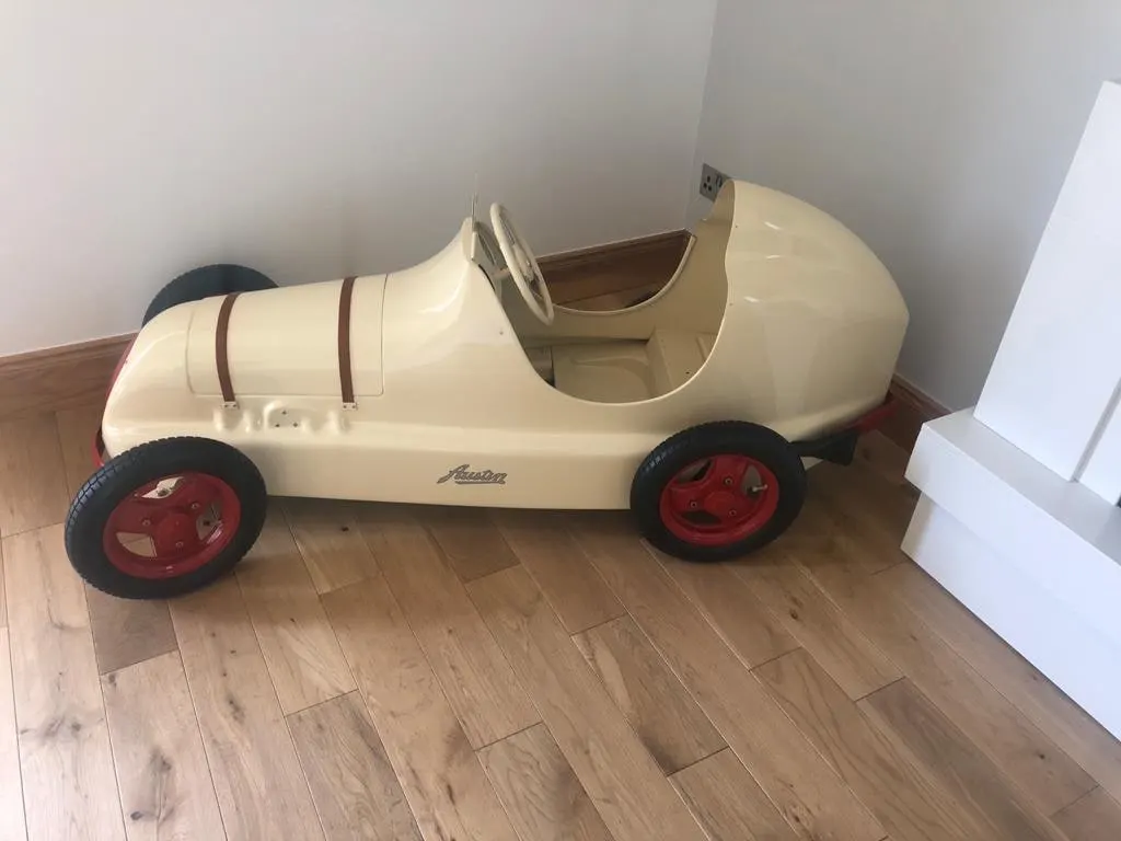 1940s Austin toy car restoration by Lee Niven, Dumfries
